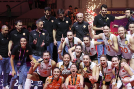埃扎奇巴西在全土耳其决赛中夺得女排世界冠军